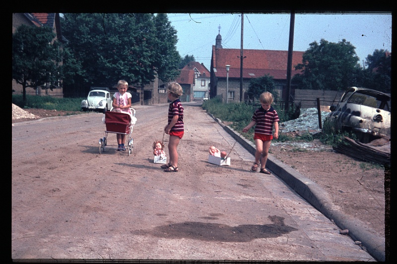 25.Gronau jun 1966 Brigitte,Marion.JPG